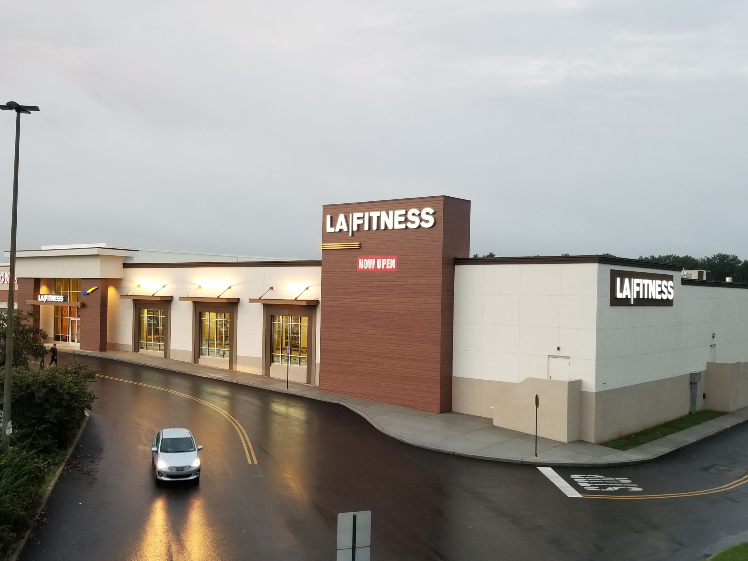 LA Fitness signs