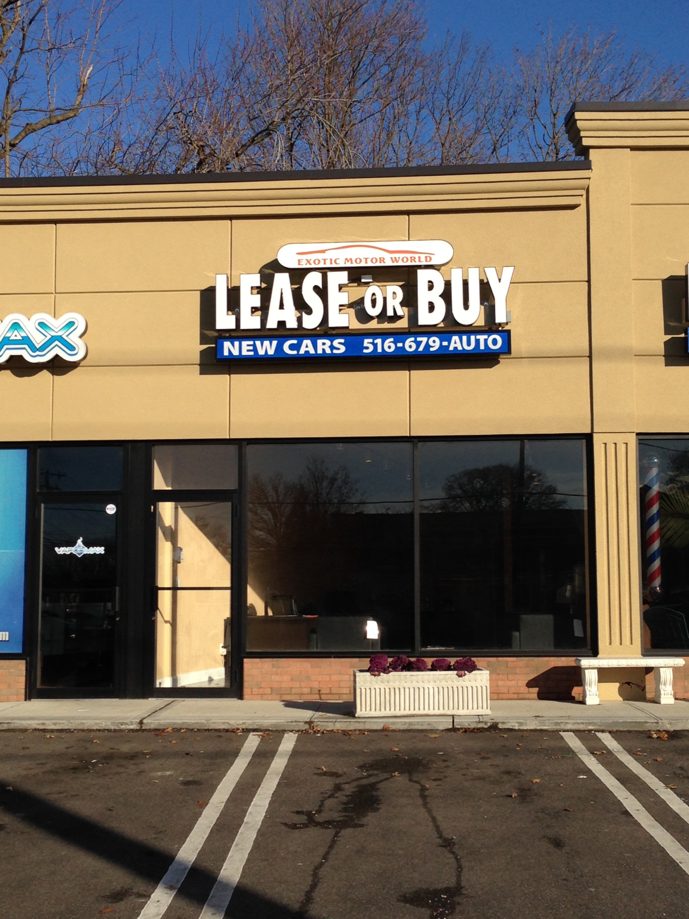 Exotic Motor World lease or buy exterior sign