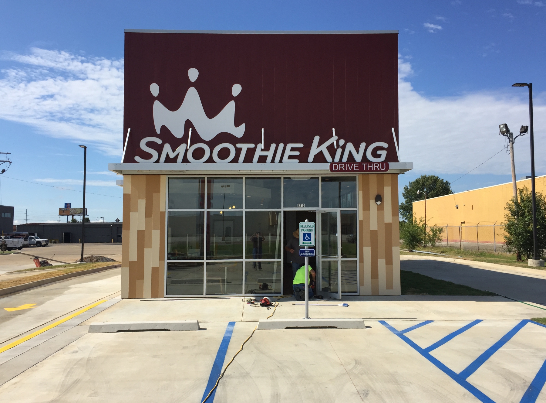 Smoothie King signage