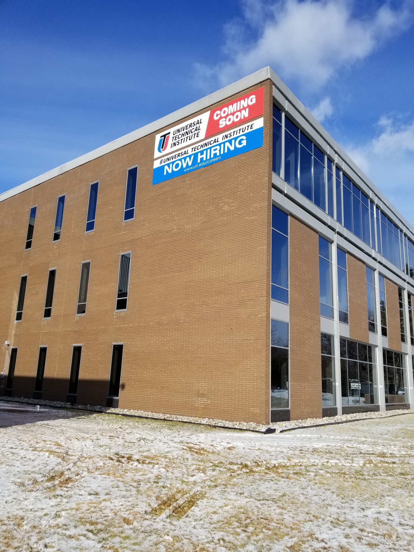 Universal Technical Institute coming soon and now hiring building banners